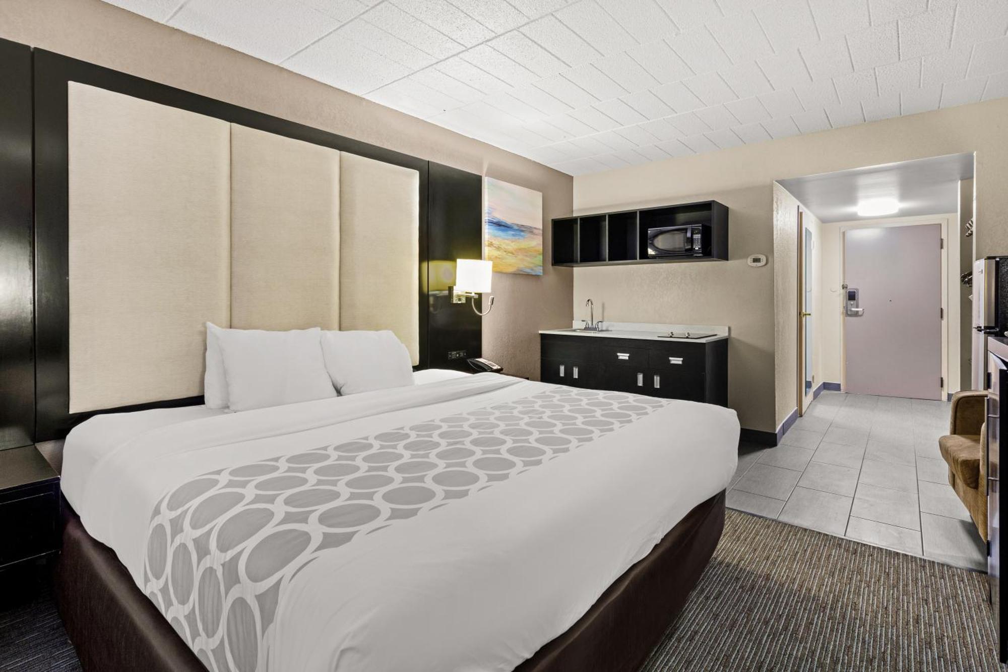 Suburban Hotel *